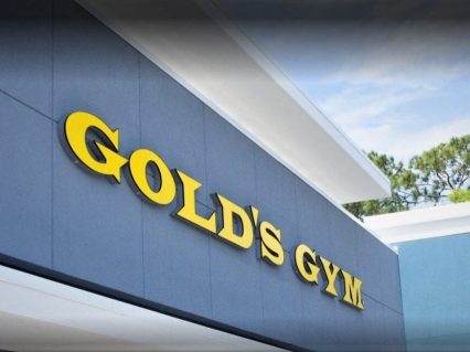 Outside view of Gold's Gym Daytona